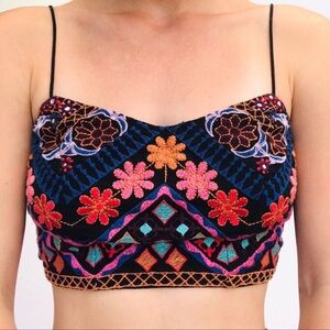 TOP SHOP - Black embroidered crop top Size 8